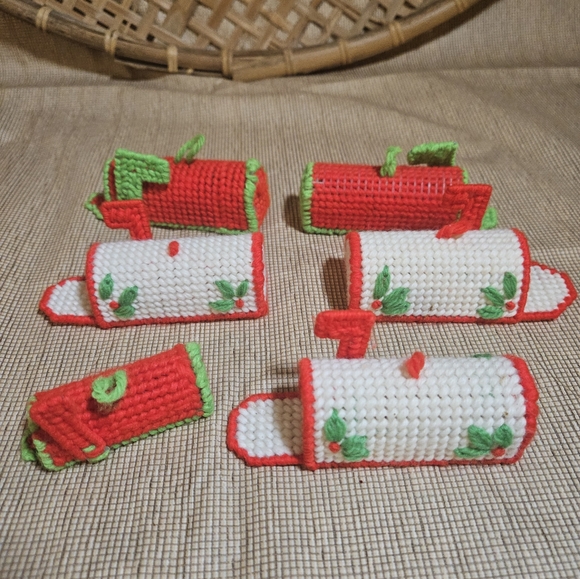 VTG 80’s Cross-stitch yarn Handmade lot Holiday Mailbox Christmas Tree Ornaments - Picture 4 of 10